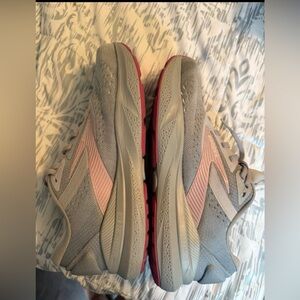 Brooks Women's Gray and Pink Athletic Shoes